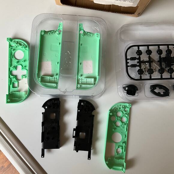 eXtremeRate Mint Green DIY Housing w Full Buttons for Joycon Handheld Controller - Picture 5 of 7